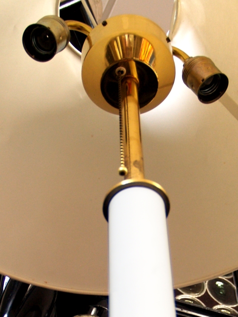 Stehlampe Metall Messing lackiert grau unverwüstlich formschöne Lampe