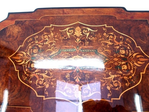 Viktorianischer / Englischer Tisch mit Intarsien um 1860-80 restauriert